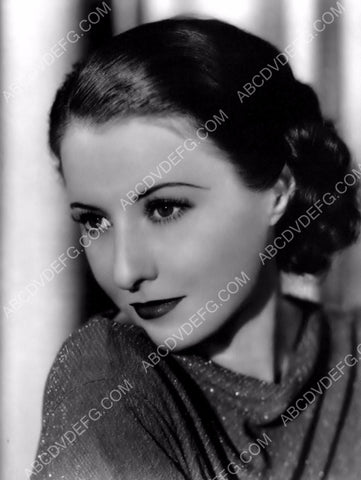 Barbara Stanwyck portrait 8b20-11765