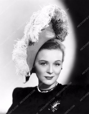 beautiful Gloria Stuart fashion portrait 8b20-11859