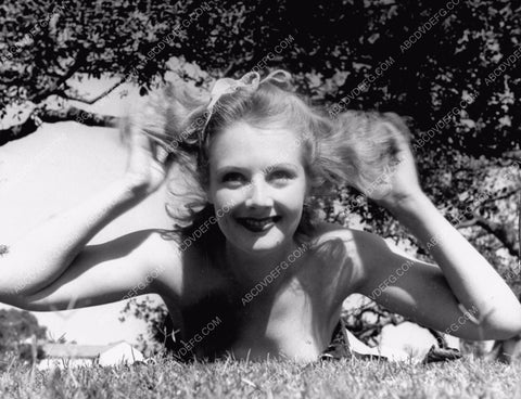 Dorothy Andre does her contortionist exercises in backyard 8b20-11892