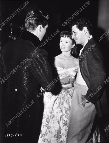 candid Debbie Reynolds Eddie Fisher pic 8b20-12196