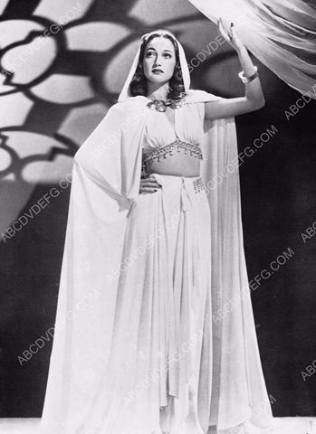 Dorothy Lamour beautiful in white dress 8b20-12204