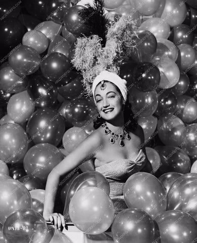 beautiful Dorothy Lamour buried in a bunch of balloons 8b20-12225