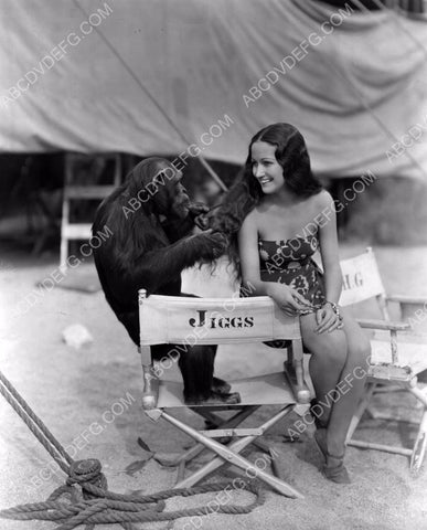 Dorothy Lamour and monkey Jiggs behind the scenes film The Hurricane 8b20-12227