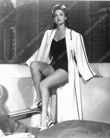 sexy Dorothy Lamour posing in her new swimsuit 8b20-12255