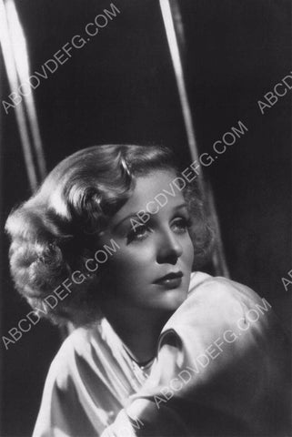 beautiful Gloria Stuart portrait 8b20-12315