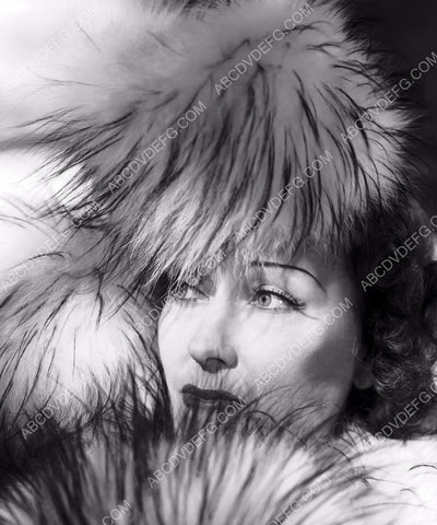 Gloria Swanson very elegant fashion portrait 8b20-12325