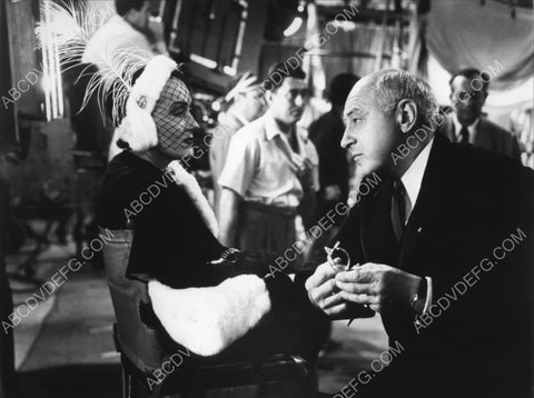 Gloria Swanson Cecil B DeMille film Sunset Boulevard 8b20-12354