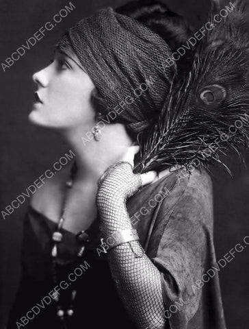 Gloria Swanson elegant fashion portrait 8b20-12363