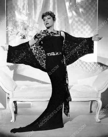Gloria Swanson in fantastic fashion 8b20-12385