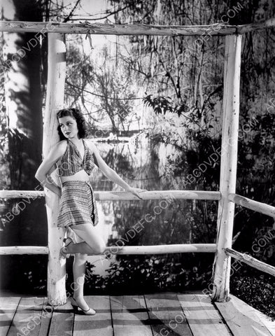 beautiful Ann Sheridan out by the swamp 8b20-12435