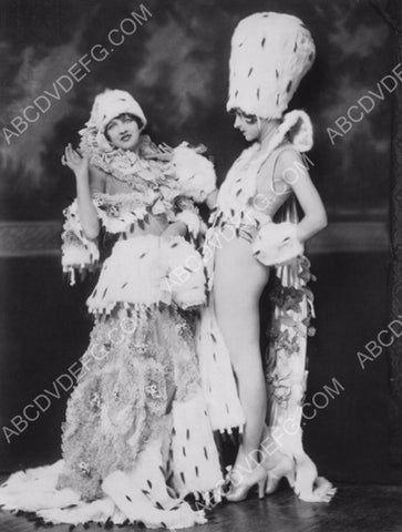 Jean Ackerman and other chorus girls 8b20-12492