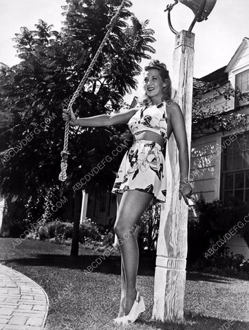 Louise Allbritton in her new bikini at home 8b20-12535