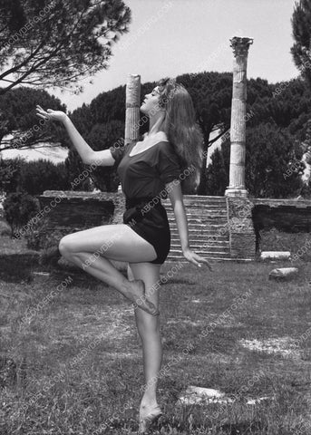 gorgeous Brigitte Bardot dancing in the outdoors 8b20-12790