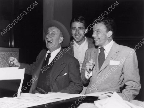 great candid Jimmy Durante Frank Sinatra 8b20-12974
