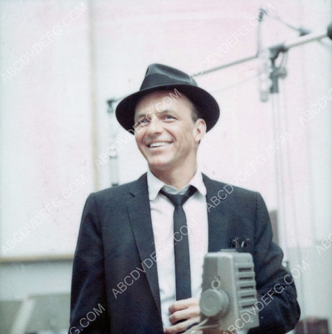 Frank Sinatra in the recording studio 8b20-12981