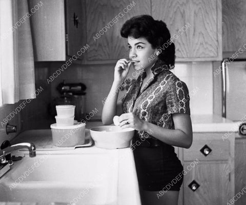 Annette Funicello eating some crackers in the kitchen 8b20-13163
