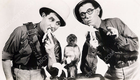 Wheeler & Woolsey and monkey eat banana film So This Is Africa 8b20-1322