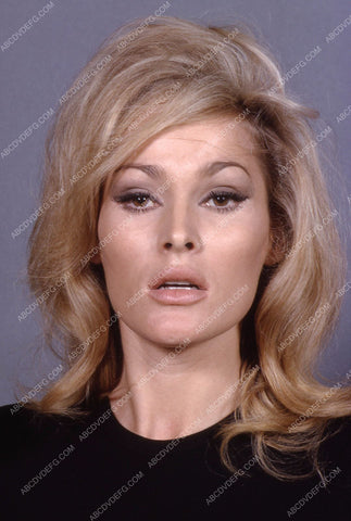 gorgeous Ursula Andress portrait 8b20-13237