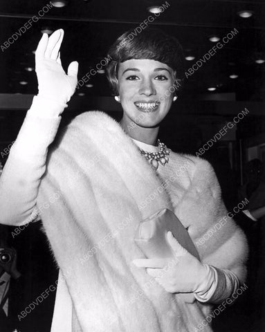 Julie Andrews attends film premiere The Sound of Music 8b20-13282