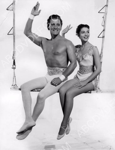 Kirk Douglas Pier Angeli on circus trapeze film The Story of Three Loves 8b20-13313