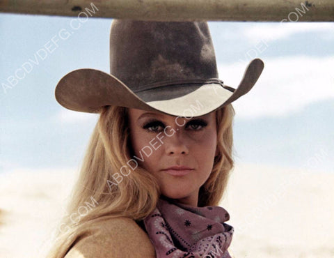 cowgirl Ann-Margret film The Train Robbers 8b20-13355