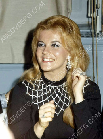 candid Ann-Margret pic 8b20-13403
