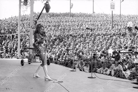 Ann-Margret performing live on stage for USO Show for servicemen 8b20-13422