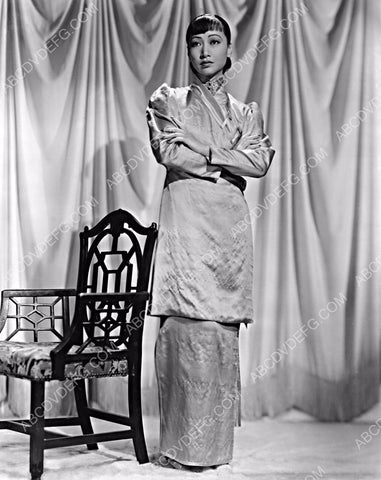 Anna May Wong full length fashion portrait 8b20-1345