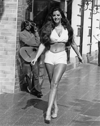 gorgeous Edy Williams taking a walk through Hollywood walk of fame 8b20-13583