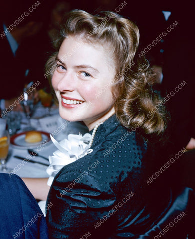 great candid Ingrid Bergman pic 8b20-13677