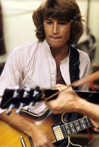 Andy Gibb in the rehearsel studio 8b20-13710