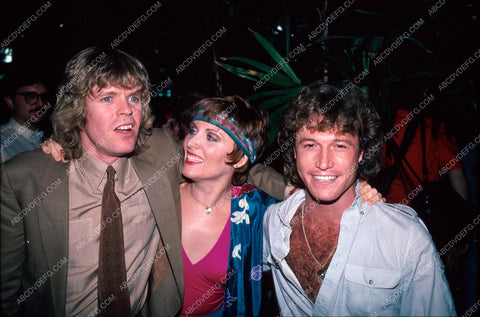 Julie Andrews Andy Gibb candid at event 8b20-13721