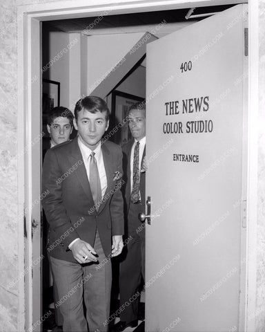 Bobby Darin just finished TV interview maybe 8b20-13782