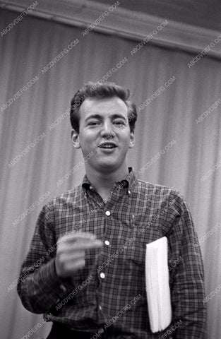 candid quick pic Bobby Darin rehearsel 8b20-13817
