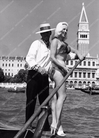 sexy Diana Dors steering the gondola through Venice 8b20-13929