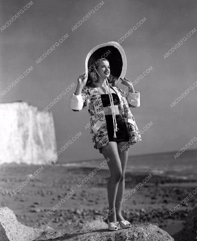 gorgeous Diana Dors in swimwear at the beach 8b20-13949