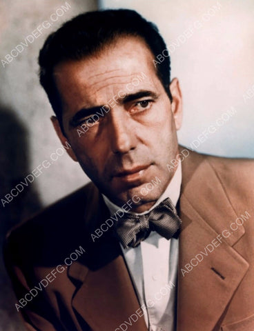 Humphrey Bogart sporting the bowtie 8b20-14020