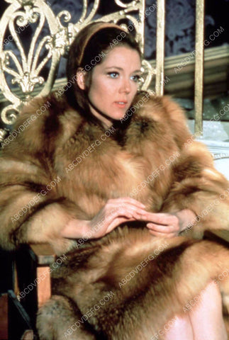 Diana Rigg in fur coat 8b20-14067