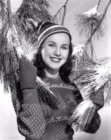 lovely Deanna Durbin in Christmas sweater and cap 8b20-14276 – ABCDVDVIDEO