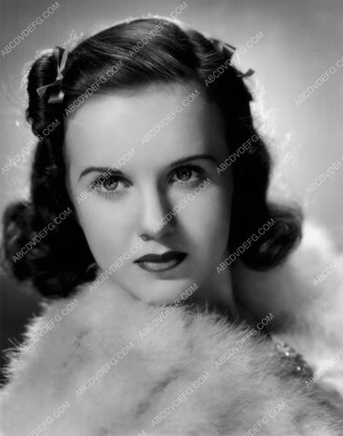 Deanna Durbin portrait 8b20-14284