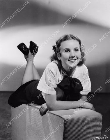 Deanna Durbin cute on ottomon 8b20-14311