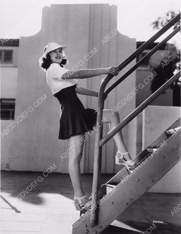 gorgeous Deanna Durbin in new spring fashion 8b20-14347
