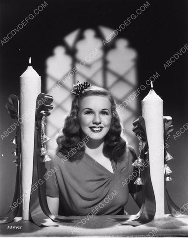 beautiful Deanna Durbin and two big Christmas candles 8b20-14349