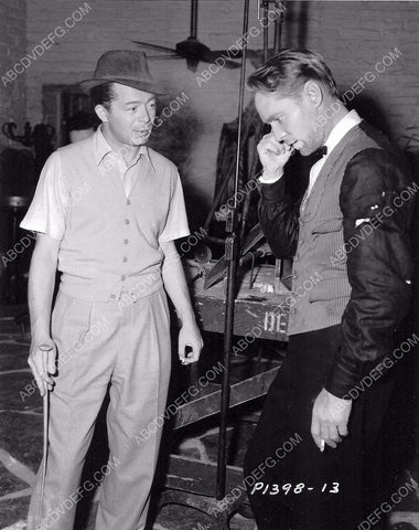 candid Franchot Tone on set 8b20-14391