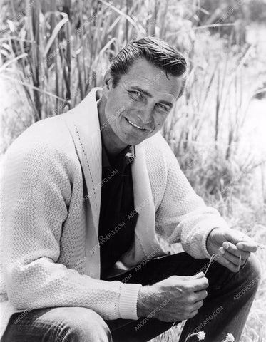 handsome Eric Fleming outdoors portrait 8b20-14530