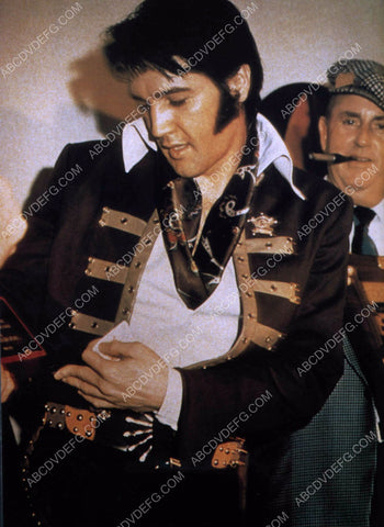 cool candid Elvis Presley pic 8b20-14572