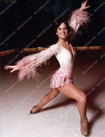 beautiful Dorothy Hamill in her skates on the ice 8b20-14591