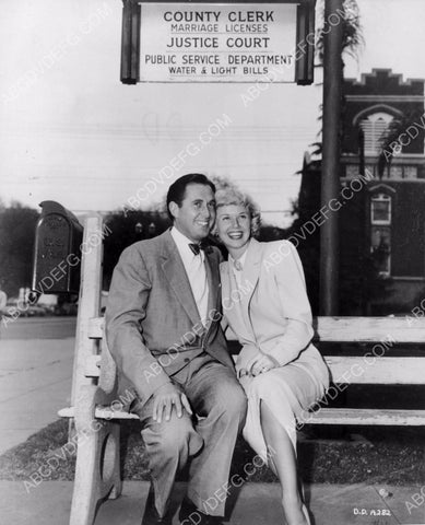 Doris Day and husband get marriage license 8b20-14612