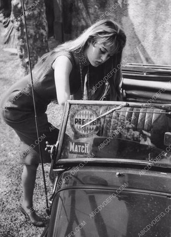 Brigitte Bardot and her new compact convertible car 8b20-14917