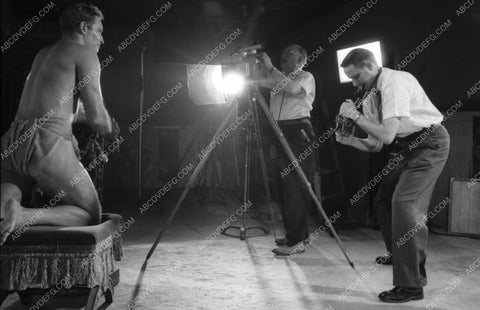 Charlton Heston photo shoot slave outfit film Ben-Hur 8b20-15000